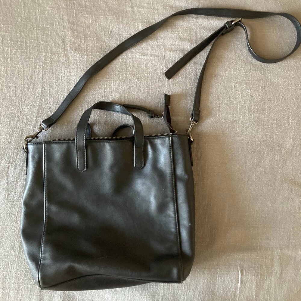 Universal Thread Black Purse